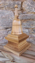 Załaduj obraz do przeglądarki galerii, Urna drewniana ozdobna