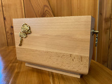 Załaduj obraz do przeglądarki galerii, Urna drewniana U01