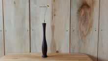 Załaduj obraz do przeglądarki galerii, Wazonik, wenge, wysokość 28 cm