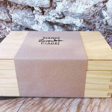 Załaduj obraz do przeglądarki galerii, Młynki do soli i pieprzu, 22,5cm, dąb, zestaw upominkowy