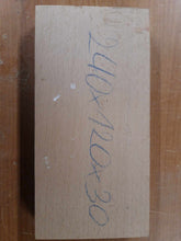 Załaduj obraz do przeglądarki galerii, blank drewna buku dla lutników 240x120x30mm, 066
