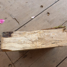Lade das Bild in den Galerie-Viewer, Gedämpfte Birke (Stichsäge) 265x230x75 mm, Holz zum Stabilisieren und Drechseln 09072021
