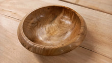 Załaduj obraz do przeglądarki galerii, Misa, wiąz, 17cm, #102
