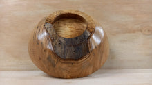 Załaduj obraz do przeglądarki galerii, Misa, wiąz, 17cm, #102
