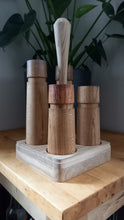 Załaduj obraz do przeglądarki galerii, Młynki do przypraw, 4szt - 22,5 cm i 16,5 cm, dąb
